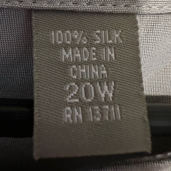 Kate Hill Light Gray Silk Tank - Picture 4 of 5